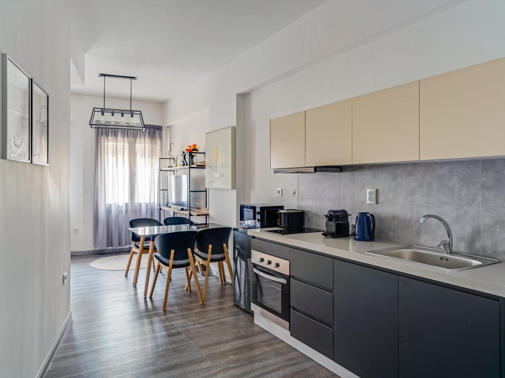 Yalarent Luxury Apartments In The Heart Of The City 아테네 외부 사진